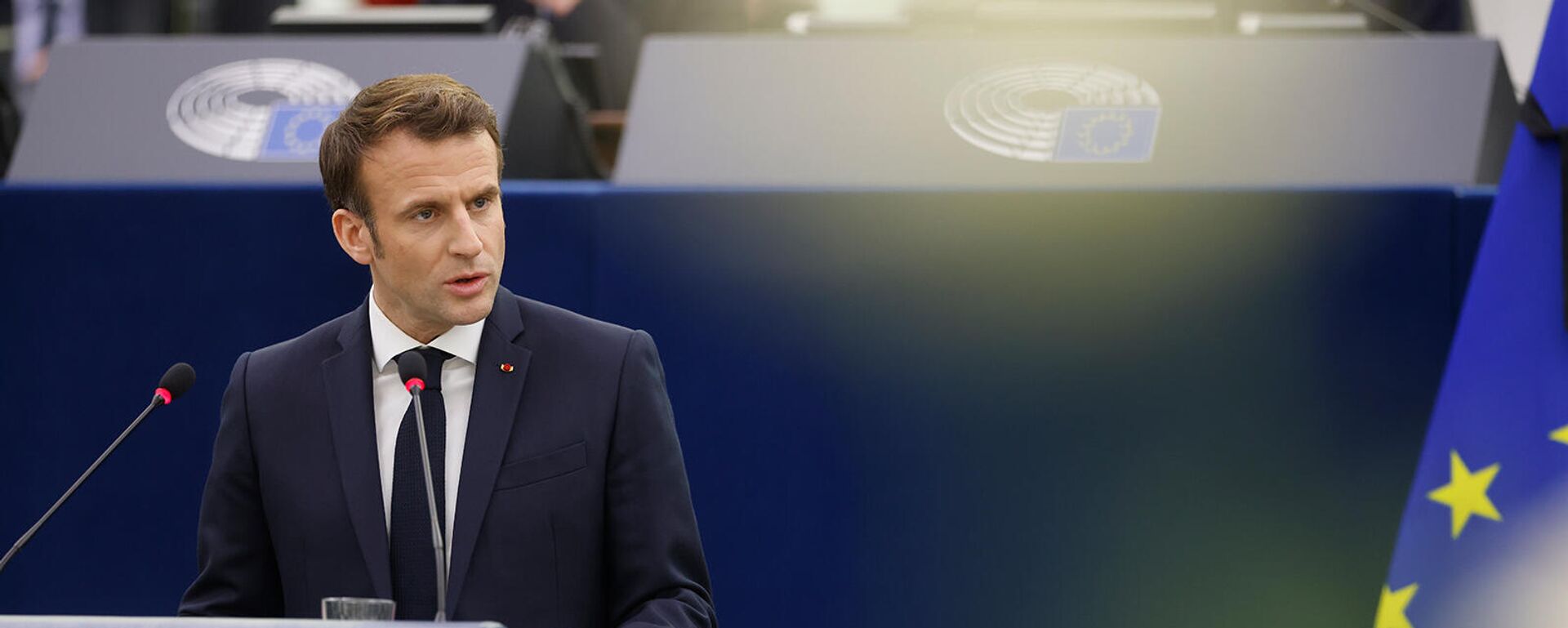 Президент Франции Эммануэль Макрон выступает с речью в Европейском парламенте (17 января 2022). Страсбург - Sputnik Армения, 1920, 19.01.2022