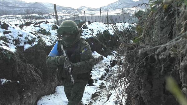 Российские миротворцы провели тренировку на наблюдательных постах в Нагорном Карабахе - Sputnik Армения