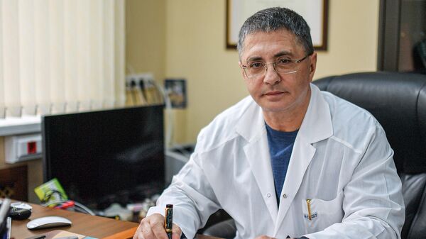 Главный врач городской клинической больницы №71 имени М. Е. Жадкевича Александр Мясников - Sputnik Армения