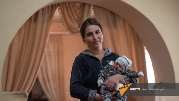 Кристине Манукян с младшим сыном Монте - Sputnik Армения