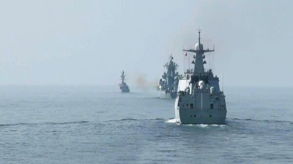 Боевые корабли России, Ирана и Китая во время военно-морских учений CHIRU-2022 в Аравийском море - Sputnik Армения