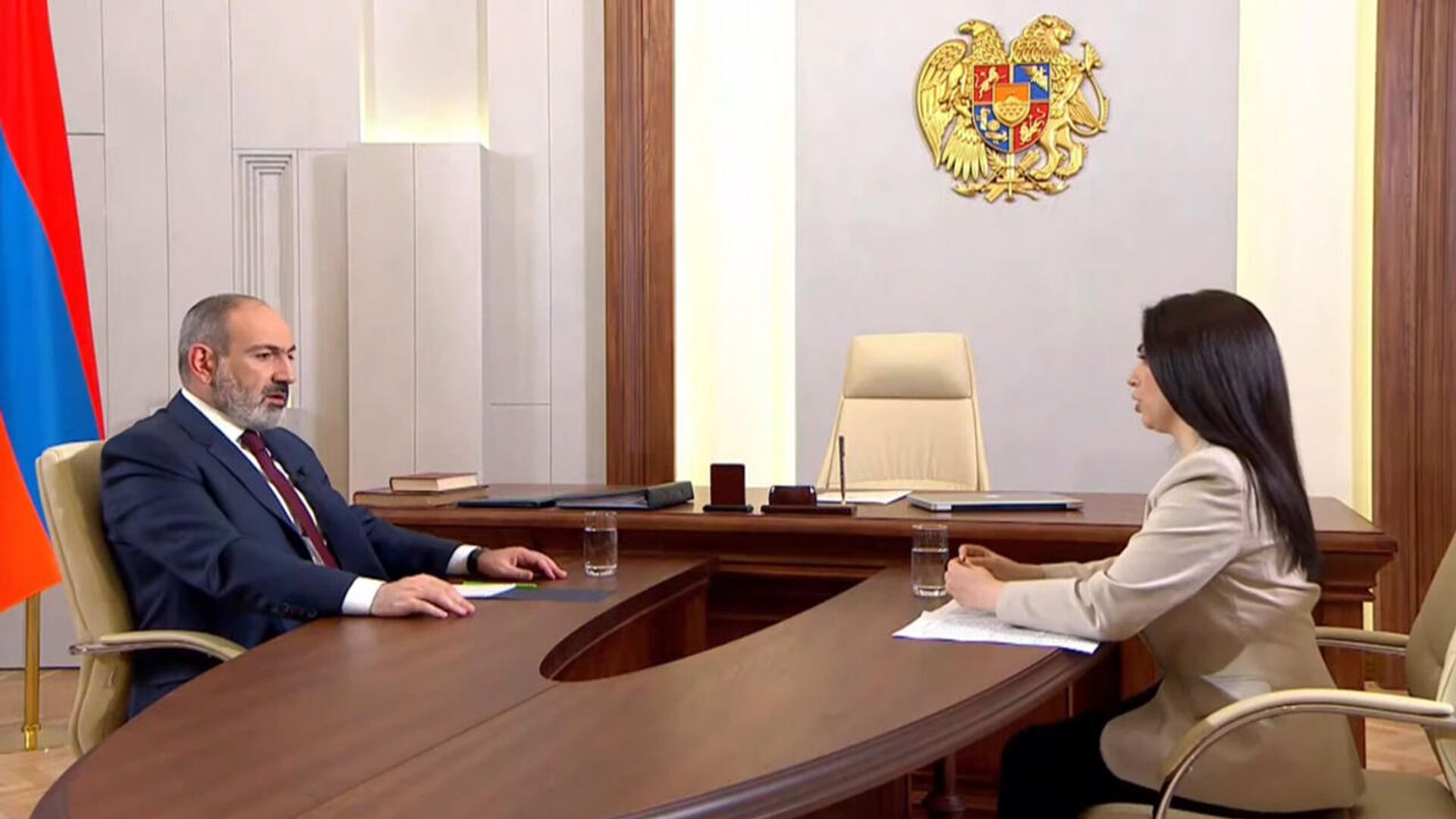 Премьер-министр Никол Пашинян во время интервью в прямом эфире (24 января 2022). Еревaн - Sputnik Армения, 1920, 24.01.2022