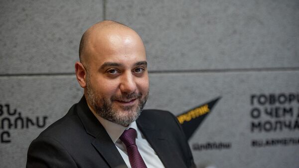 Председатель Союза художников Армении Сурен Сафарян в гостях радио Sputnik - Sputnik Армения