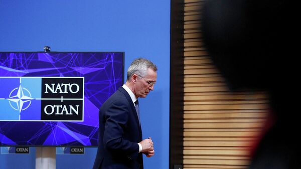 Генеральный секретарь НАТО Йенс Столтенберг уходит c пресс-конференции в штаб-квартире Североатлантического союза (12 января 2022). Брюссель - Sputnik Армения