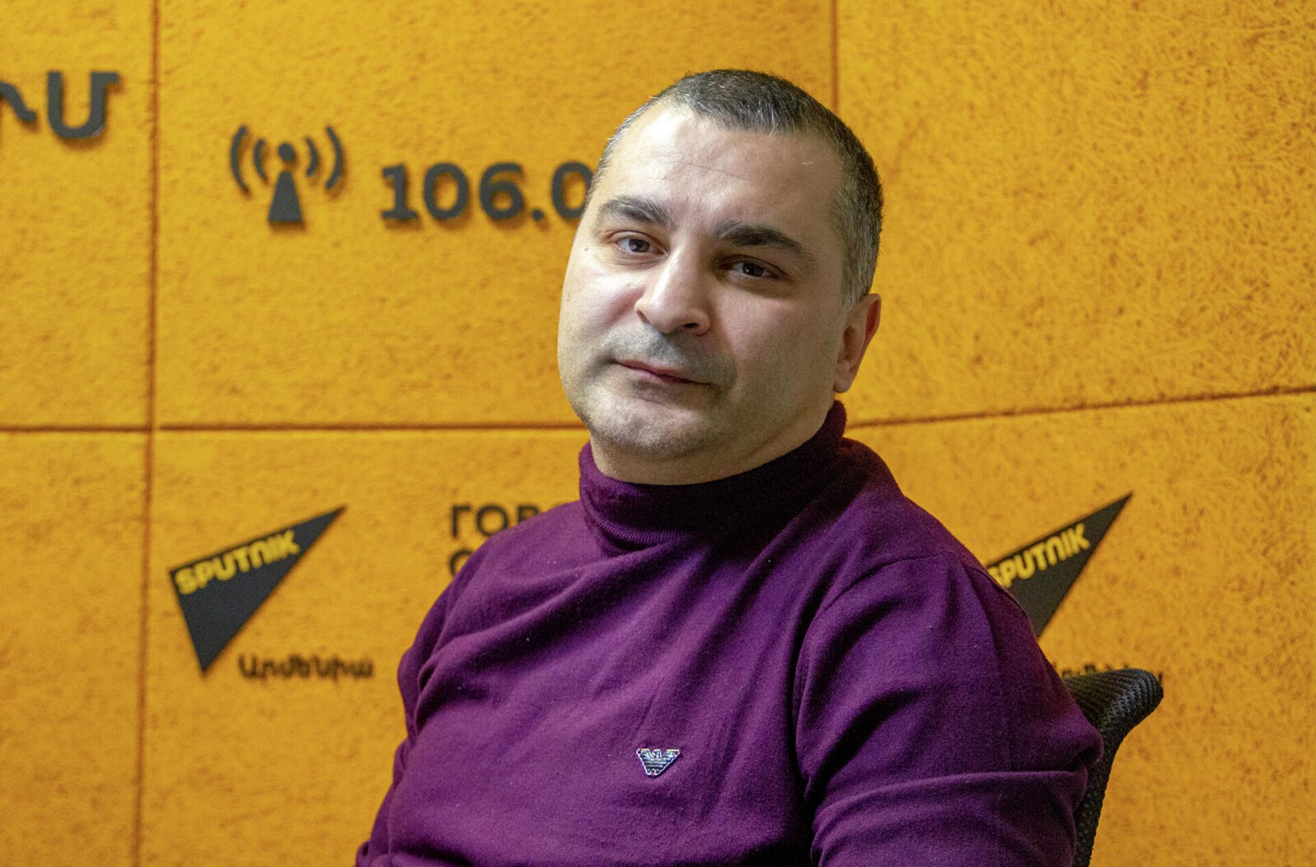 Боксер Вик Дарчинян в гостях радио Sputnik - Sputnik Армения, 1920, 05.02.2022