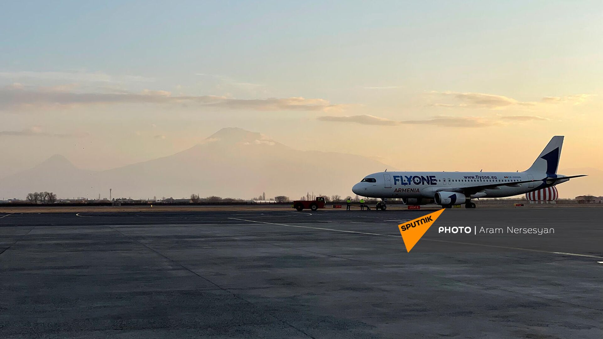 FlyOne Armenia ընկերության օդանավը Ստամբուլ թռիչքից առաջ (2 փետրվարի, 2022թ). Երևան - Sputnik Արմենիա, 1920, 02.05.2022