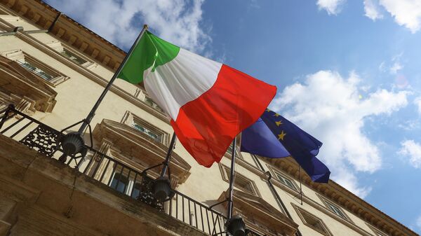 Իտալիայի և Եվրամիության դրոշները - Sputnik Արմենիա