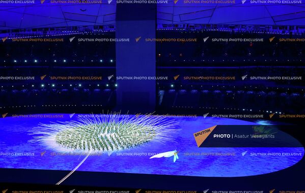Красочное шоу во время официальной церемонии открытия зимних Олимпийских игр (4 февраля 2022). Пекин - Sputnik Армения