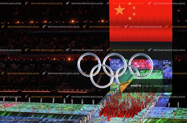 Китайские спортсмены во время официальной церемонии открытия зимних Олимпийских игр (4 февраля 2022). Пекин - Sputnik Армения