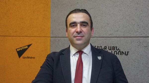 Политолог Мгер Саакян в гостях радио Sputnik - Sputnik Армения