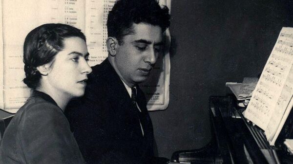 Архивная фотография Арама Хачатуряна и Нины Макаровой - Sputnik Армения