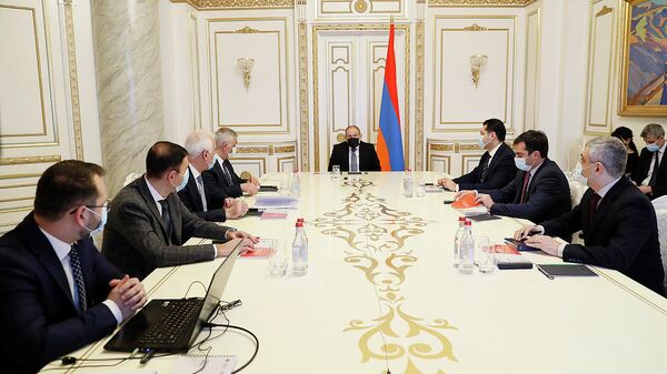 Премьер-министр Никол Пашинян провел совещание, в ходе которого были обсуждены проведенные работы по развитию Айпост (14 февраля 2022). Еревaн - Sputnik Армения