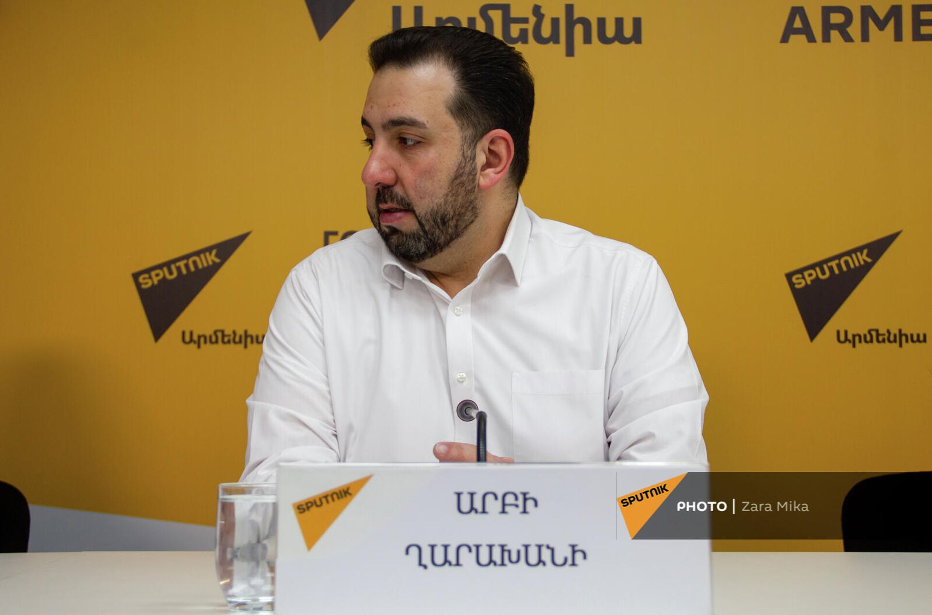 Исполнительный директор общественной организации по развитию и сохранению традиций армянской кулинарии Арби Карахани на пресс-конференции Кто готовит всех вкусней? (17 февраля 2022). Ереван Исполнительный директор общественной организации по развитию и сохранению традиций армянской кулинарии Арби Карахани на пресс-конференции Кто готовит всех вкусней? (17 февраля 2022). Ереван - Sputnik Армения, 1920, 17.02.2022