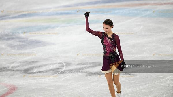 Աննա Շչերբակովան (Ռուսաստան) XXIV ձմեռային Օլիմպիական խաղերում գեղասահքի կանանց մենասահքի ազատ ծրագրից հետո (17 փետրվարի 2022թ)․ Պեկին - Sputnik Արմենիա