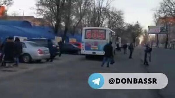 Утро 19 февраля в городах Донбасса началось с подачи автобусов в установленные заранее места для эвакуации жителей в Ростовскую область - Sputnik Армения