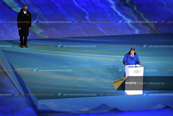 Президент МОК Томас Бах выступил с речью, объявив Олимпийские игры в Пекине закрытыми - Sputnik Армения
