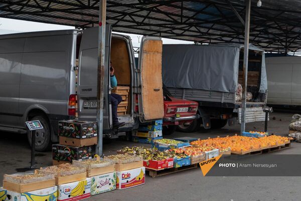 Оптовый рынок сельхозпродукции в селе Айанист Оптовый рынок сельхозпродукции в селе Айанист - Sputnik Армения