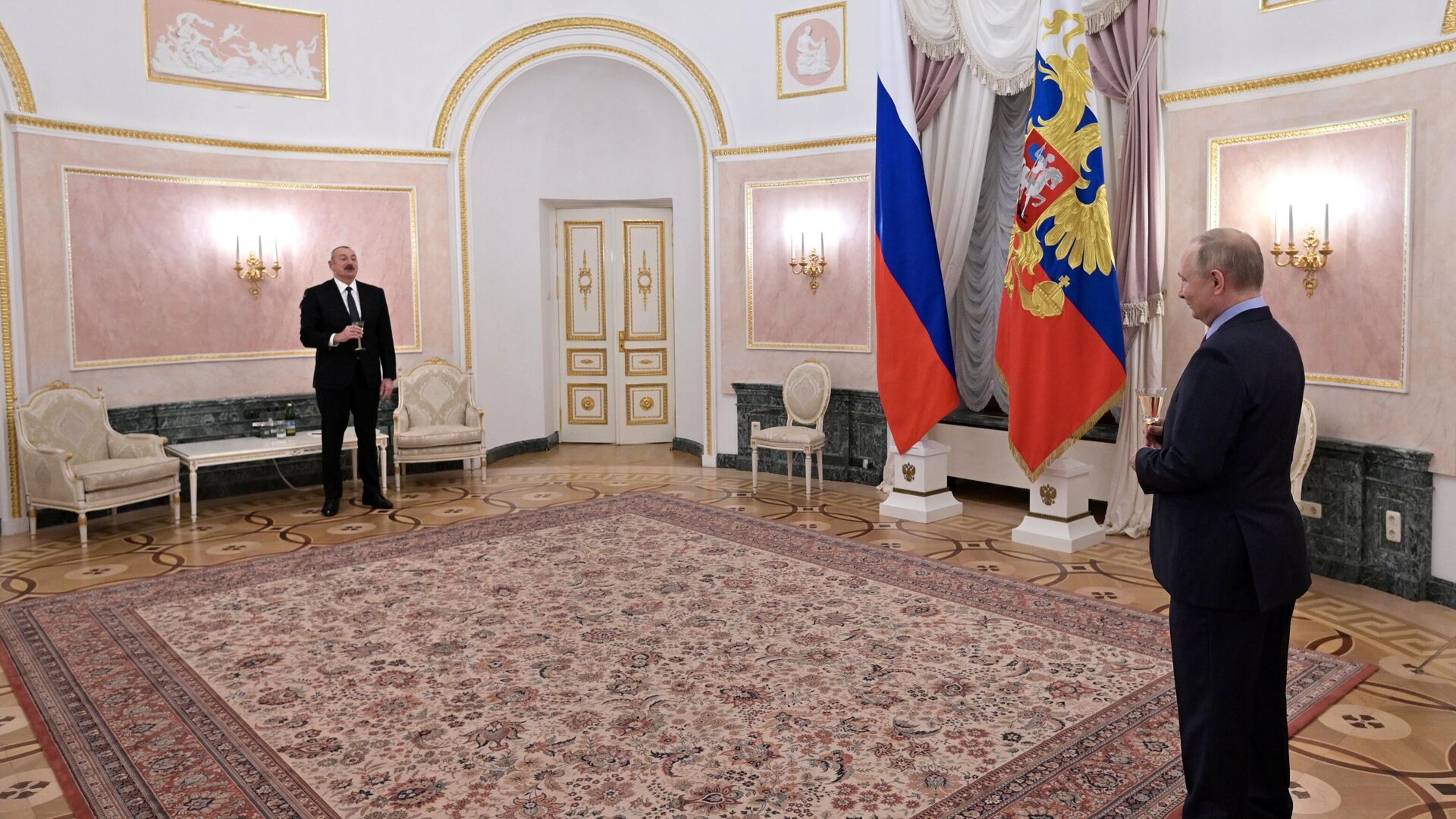 Президент РФ В. Путин провел переговоры с президентом Азербайджана И. Алиевым - Sputnik Армения, 1920, 24.02.2022