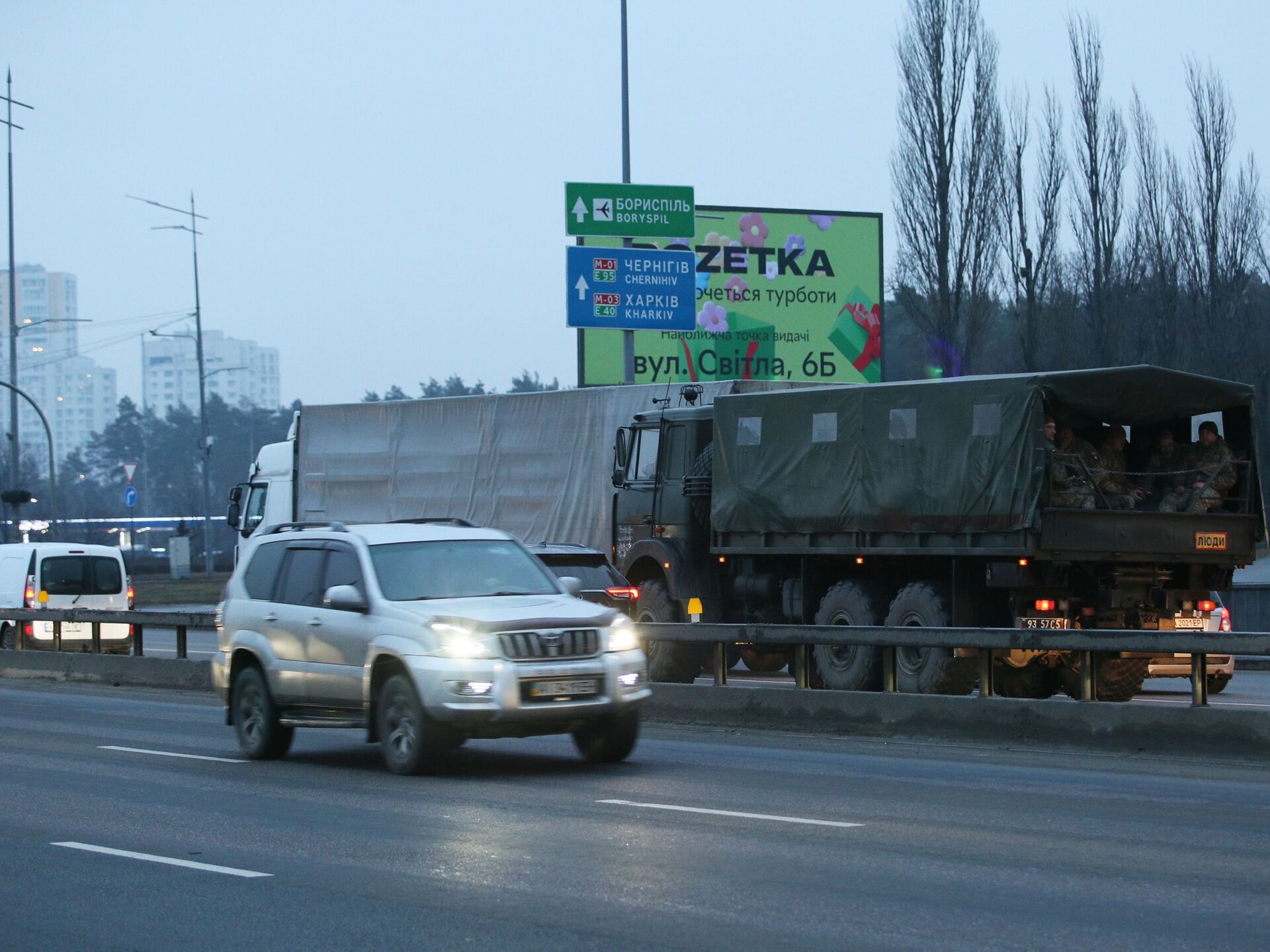 Украина 24.03 2024 г. Киев наш фото. Россия Украина 2022. Военные автомобили Украины.