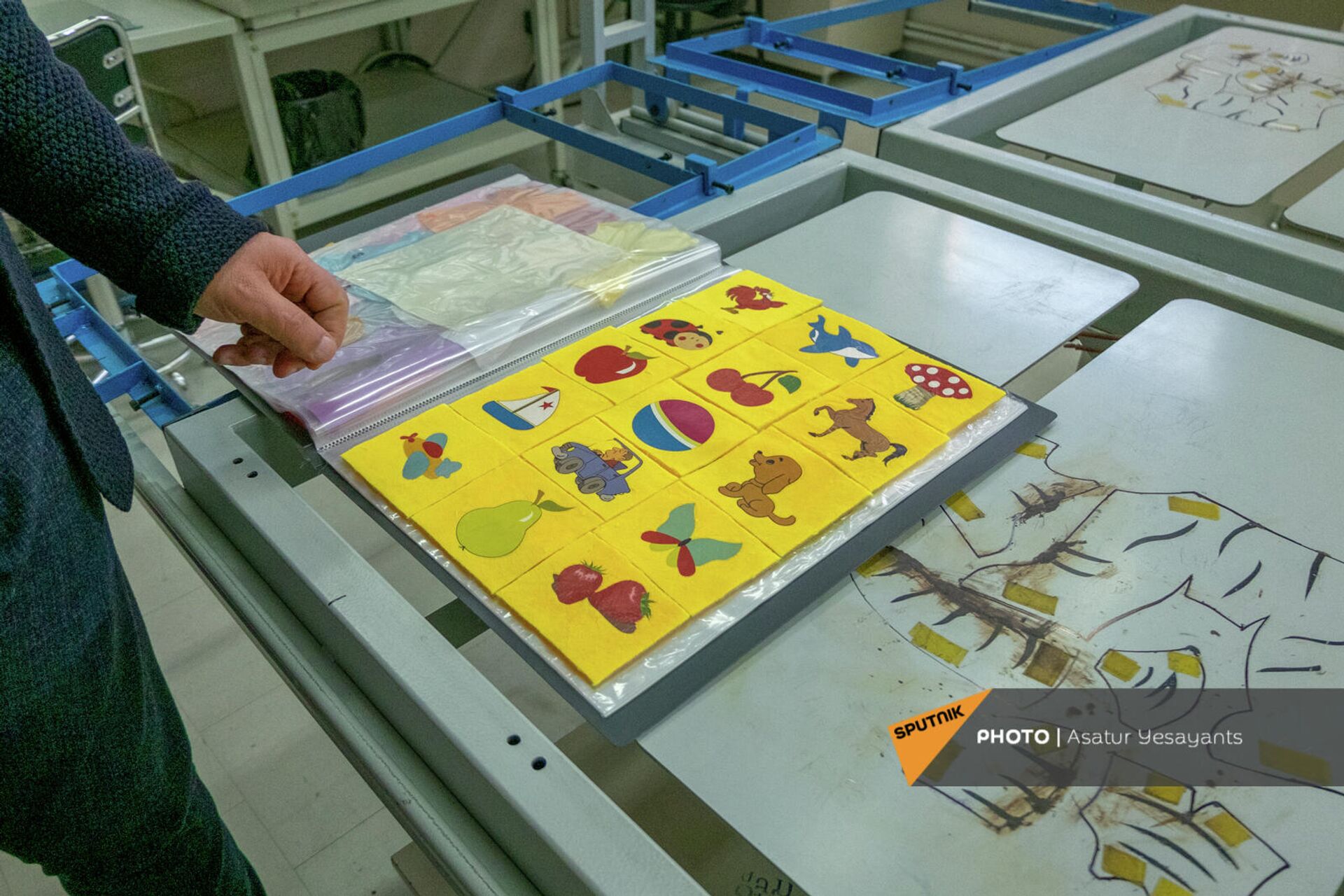 Рабочий процесс на заводе по производству игрушек Mankan - Sputnik Արմենիա, 1920, 27.02.2022