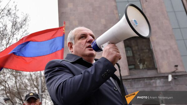 Компартия Армении провела акцию поддержки у посольства России (4 марта 2022). Еревaн - Sputnik Армения