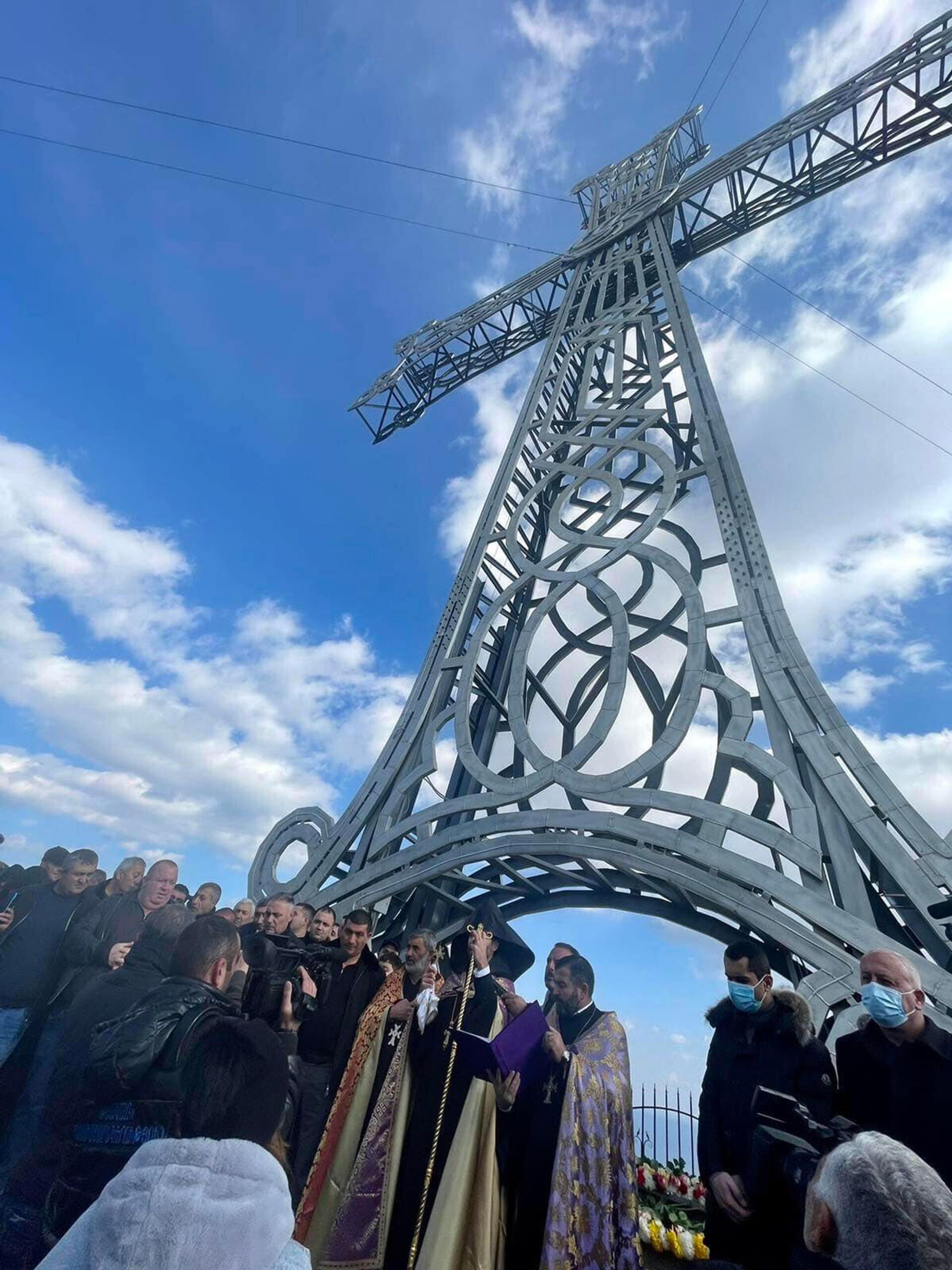 Установка 44-метрового креста в общине Еранос (20 ноября 2022). Гегаркуник - Sputnik Армения, 1920, 02.03.2023