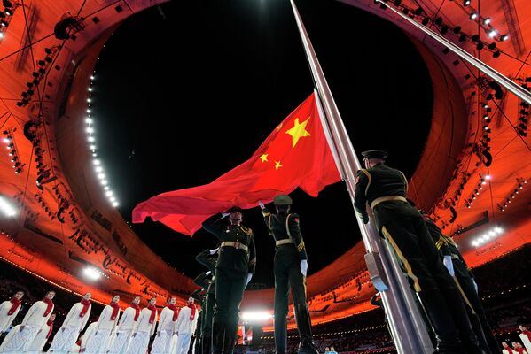 Почетный караул поднимает флаг Китая   - Sputnik Армения
