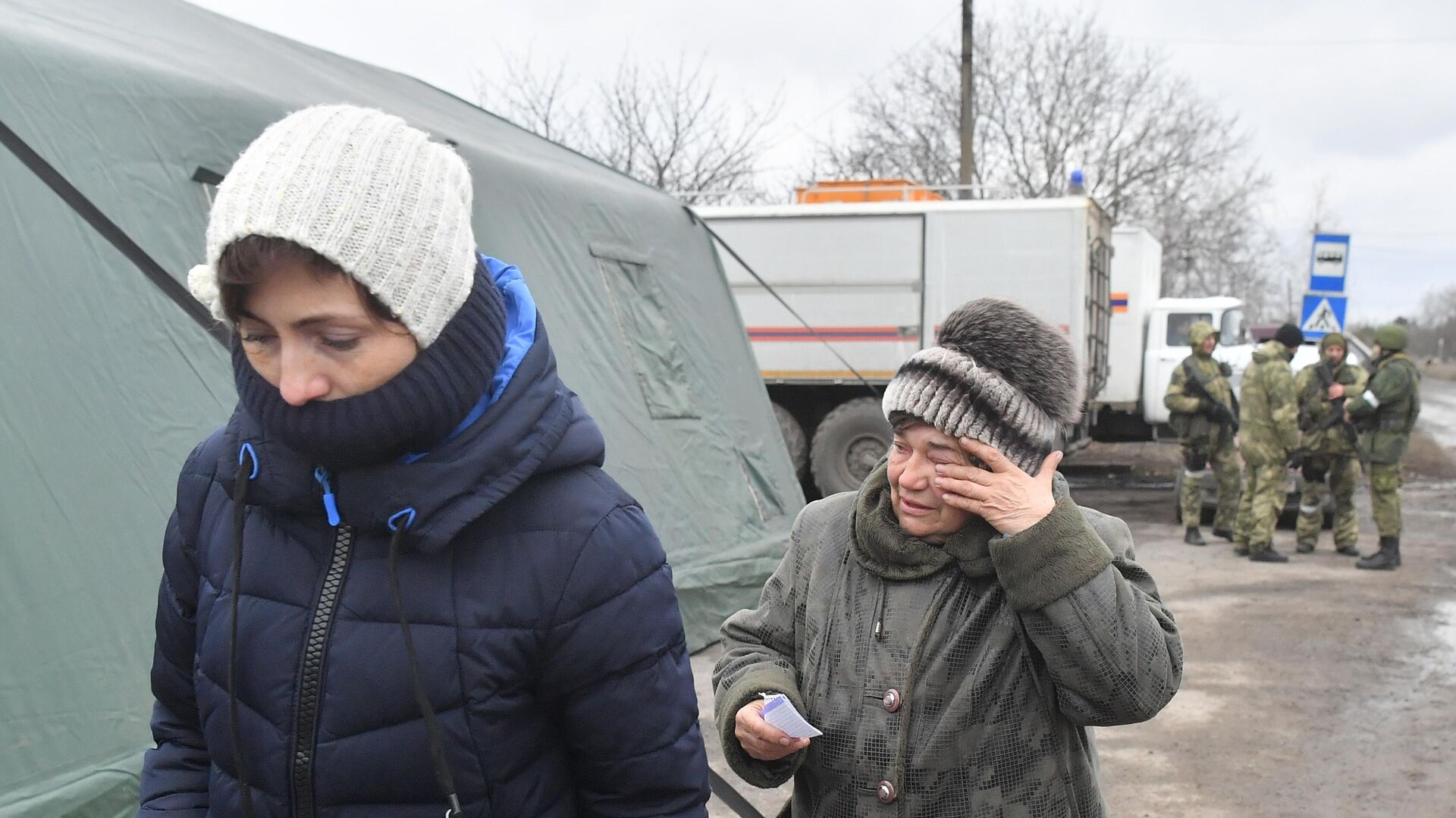 Беженцы с подконтрольной ВСУ территории в районе Мариуполя  - Sputnik Армения, 1920, 08.03.2022