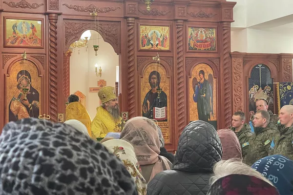 Божественная литургия в Русском православном храме Рождества Христова, расположенном на территории дислокации МС РФ в Карабахе - Sputnik Армения