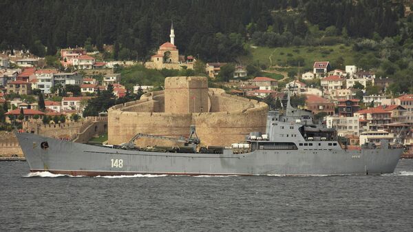 Российское военное судно в проливе Дарданеллы в Турции - Sputnik Армения
