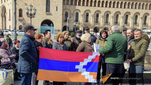 Акция протеста арцахцев на площади Республики (11 марта 2022). Еревaн - Sputnik Армения