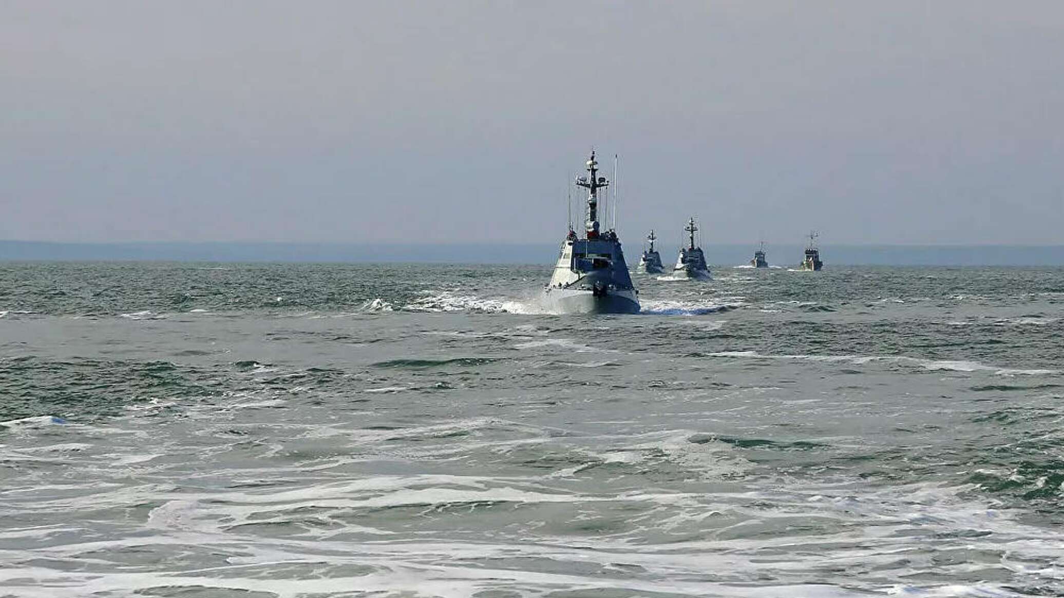 Украинское черное море. Украина черное море Одесса. Ветровые Нагоны Азовское море. Корабли в Азовском море. Морские мины в черном море.