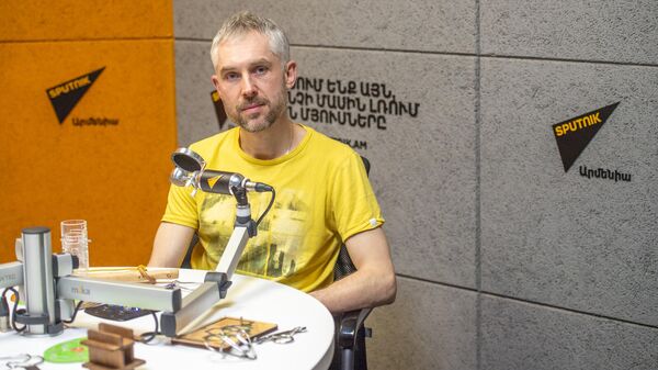 Школьный преподаватель технологии, автор головоломок Кирилл Гребнев в гостях радио Sputnik - Sputnik Армения