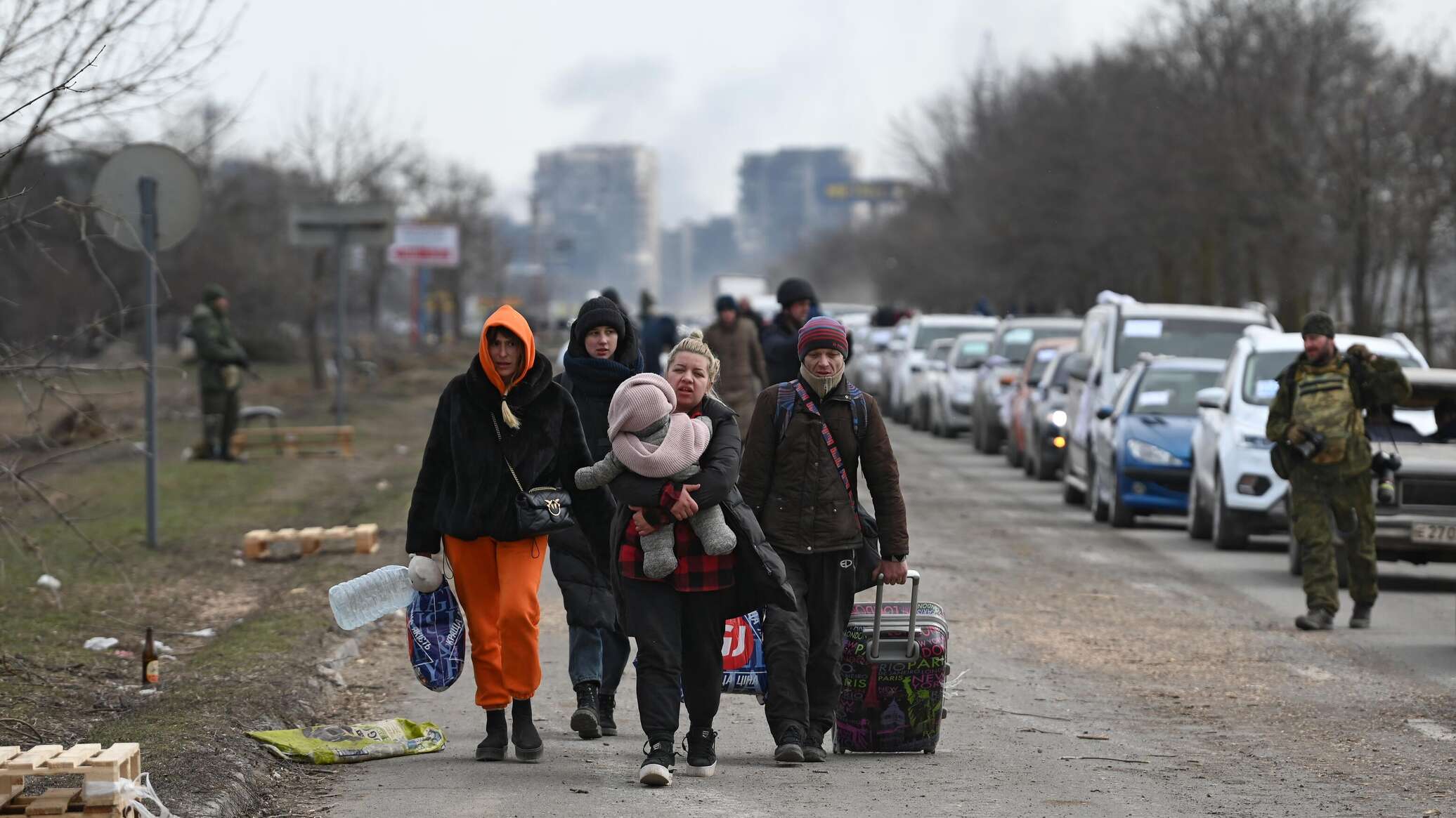 Украинцы сбежали. Беженцы из Мариуполя 2022. Беженка из Мариуполя.