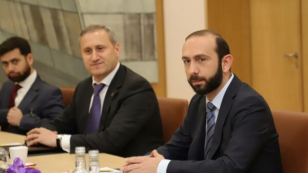 Министр иностранных дел Арарат Мирзоян встретился с первым заместителем Генерального секретаря НАТО Мирчей Джоанэ (17 марта 2022). Брюссель - Sputnik Армения