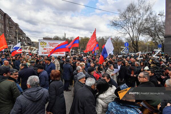 Люди собрались на акции в поддержку России  - Sputnik Армения