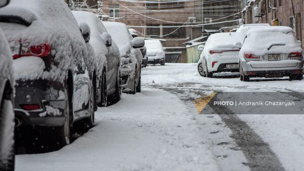 Գարնանային ձյուն Երևանում - Sputnik Արմենիա