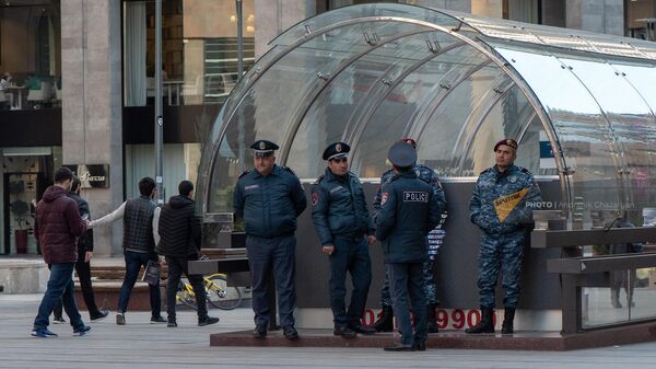 Полицейские на Северном проспекте - Sputnik Армения