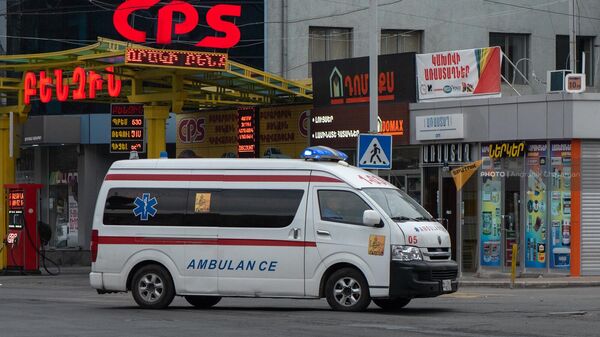 Շտապօգնության մեքենա Վարդանանց փողոցում - Sputnik Արմենիա