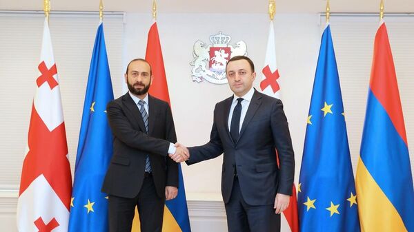 Министр иностранных дел РА Арарат Мирзоян встретился с премьер-министром Грузии Ираклем Гарибашвили (29 марта 2022). Тбилиси - Sputnik Армения