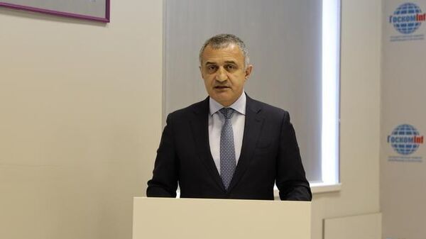  Президент Анатолий Бибилов заслушал отчет Комитета информации и печати Южной Осетии за 2021 год - Sputnik Армения