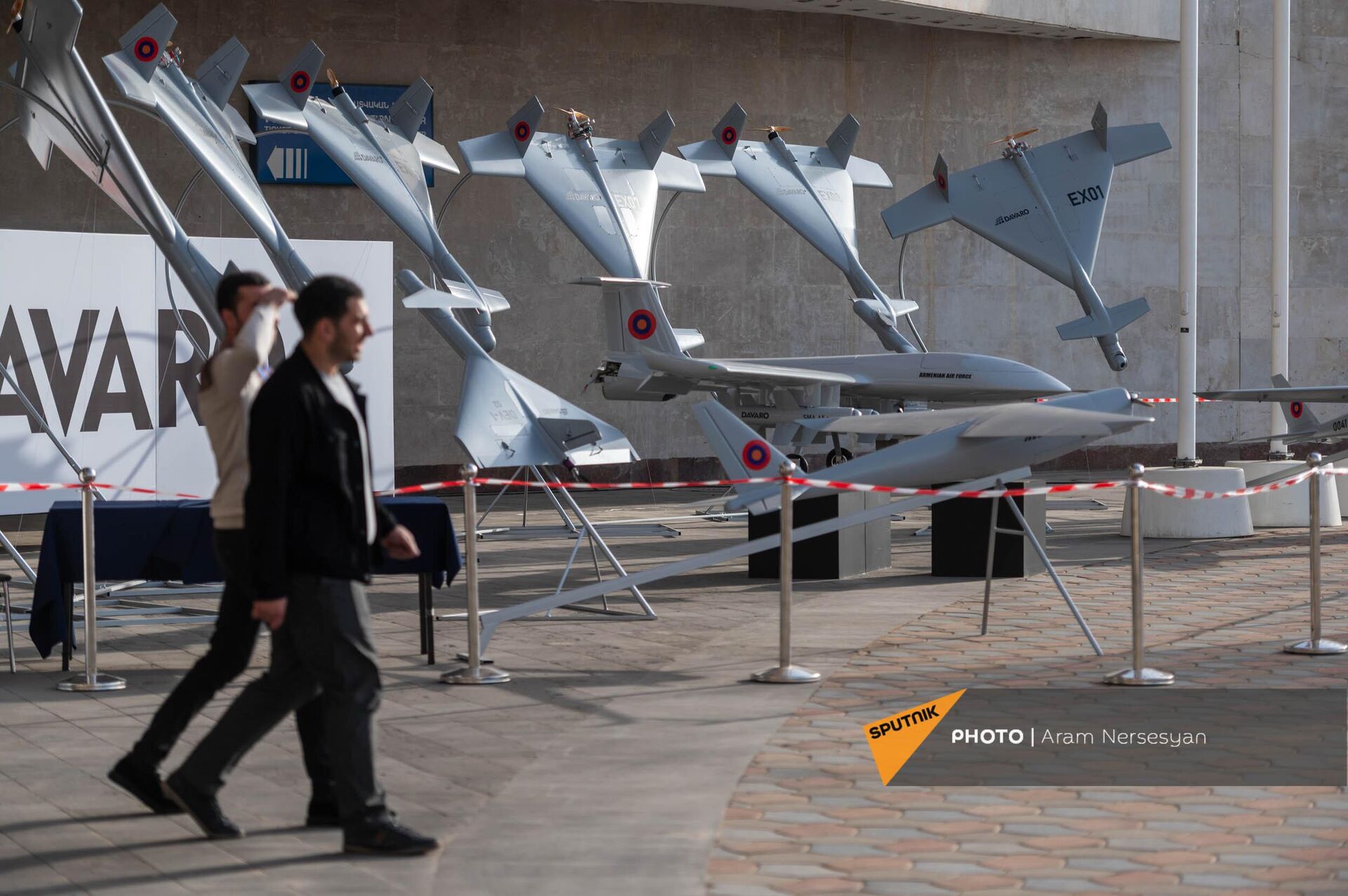 Беспилотники компании Davaro на выставке оборонных технологий ArmHighTech 2022 (31 марта 2022). Еревaн - Sputnik Армения, 1920, 31.03.2022