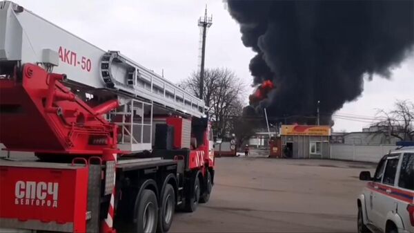 Кадры пожара на нефтебазе в Белгороде - Sputnik Արմենիա