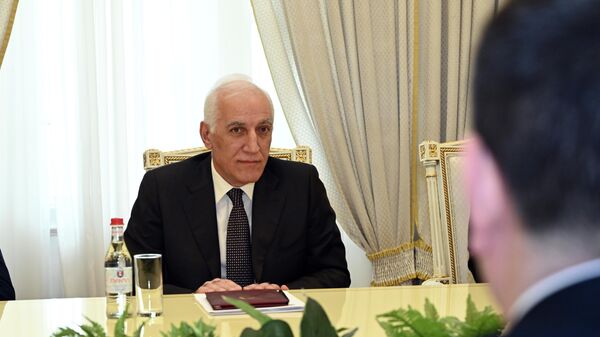 Президент Ваагн Хачатрян принял делегацию во главе со спикером парламента Грузии Шалвой Папуашвили (5 апреля 2022). Еревaн - Sputnik Армения