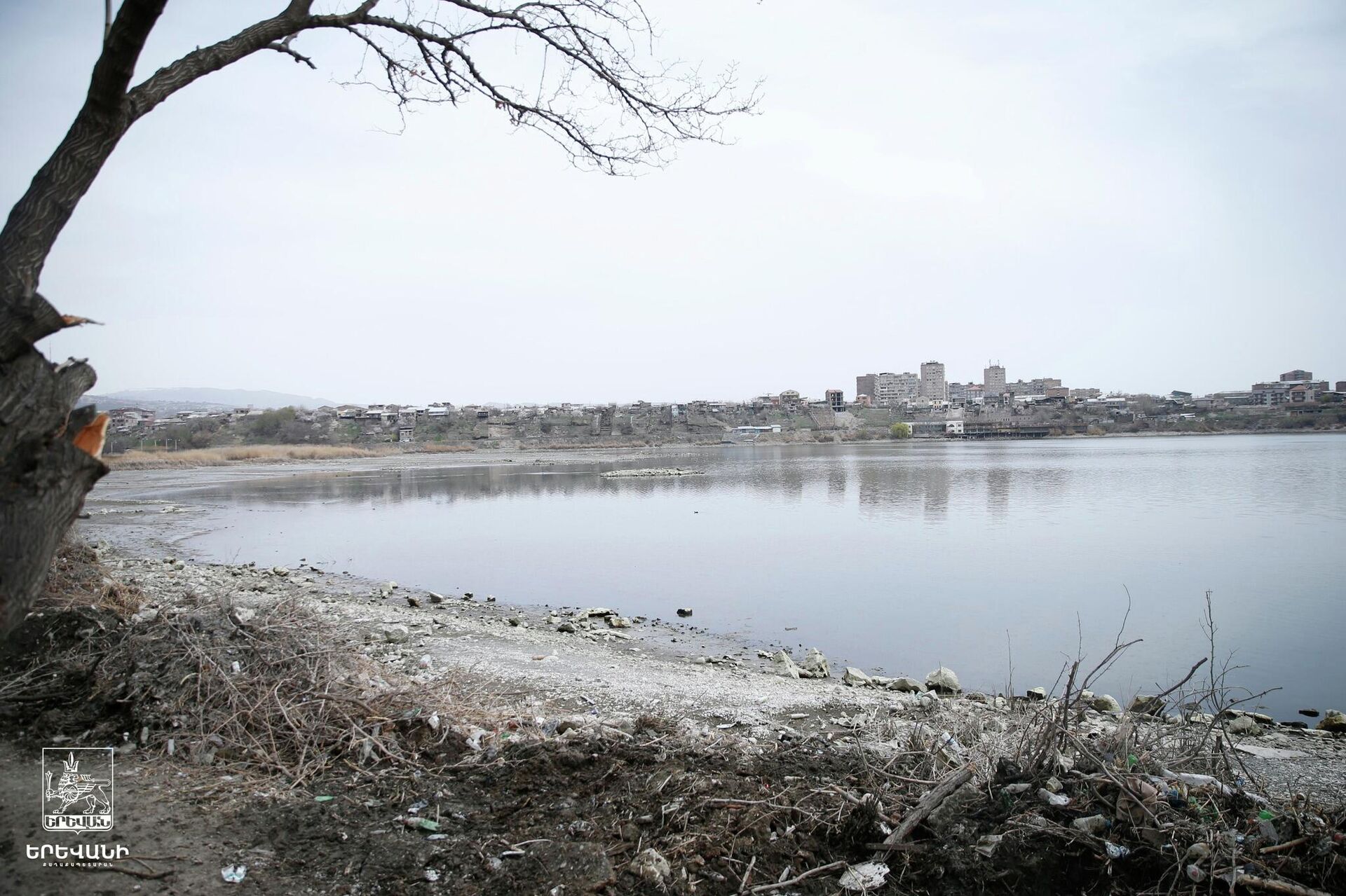 Ереванское водохранилище фото