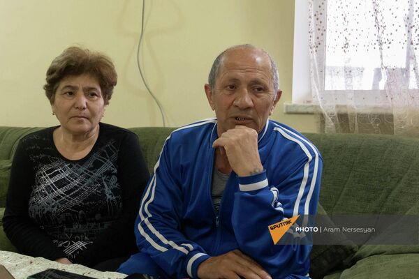 Родители погибшего военнослужащего Гарика Давтяна Геворг и Гоар - Sputnik Армения