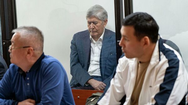 Экс-президент Кыргызстана Алмазбек Атамбаев во время судебного слушания - Sputnik Армения