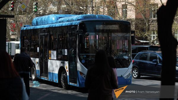 Новые автобусы ереванского транспортного парка - Sputnik Армения