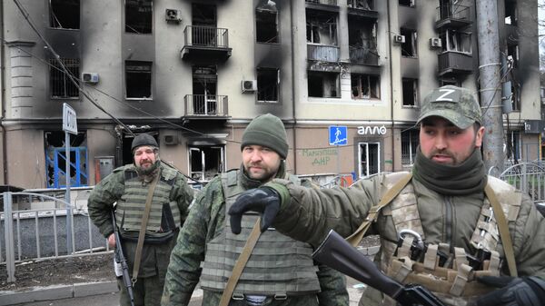 Бойцы Народной милиции ДНР в Левобережном районе Мариуполя - Sputnik Армения