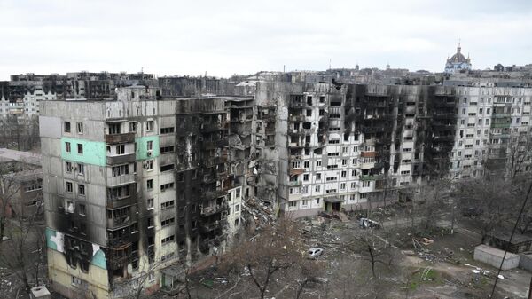 Разрушенные дома в Мариуполе (14 апреля 2022). Украина - Sputnik Армения